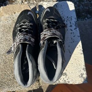 Nike Black and Silver Men's Athletic Shoes